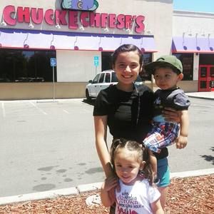 Meet your Posher, Claudia